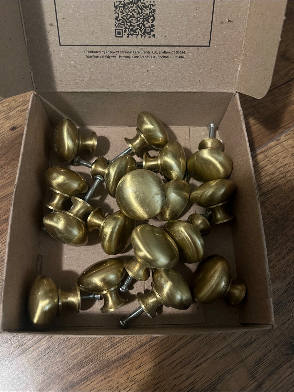 Source Unknown Brass-Colored Round Cabinet Knobs (Lot)